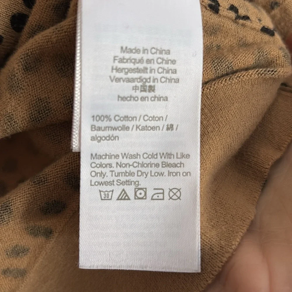 J. Crew Tan and Black Crewneck Sweater. Size M. Cotton.